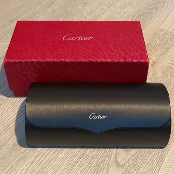 SUNGLASSES, CLASSIC C DE CARTIER MOTIF GREY LENSES/GOLDEN FINISH METAL main image 2